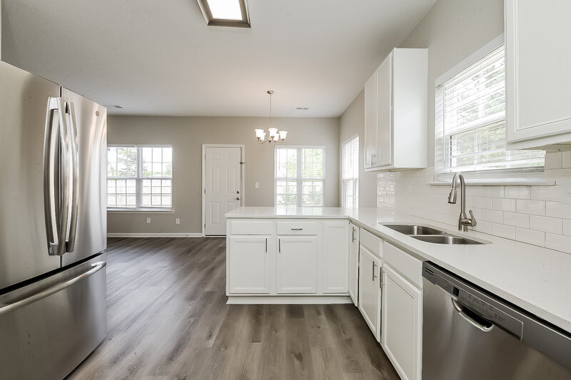 3,080/Mo, 145 Gross Lake Pkwy Covington, GA 30016 Kitchen View