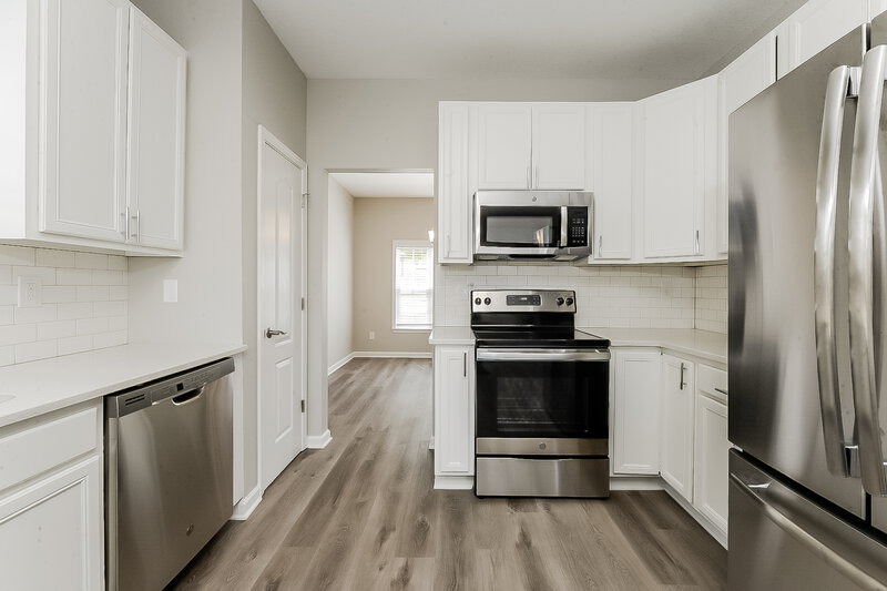 3,080/Mo, 145 Gross Lake Pkwy Covington, GA 30016 Kitchen View 2