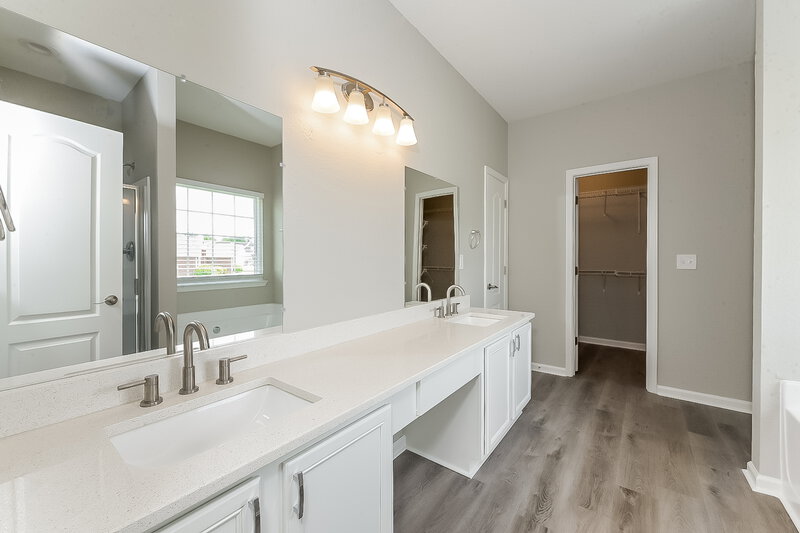 3,080/Mo, 145 Gross Lake Pkwy Covington, GA 30016 Main Bathroom View