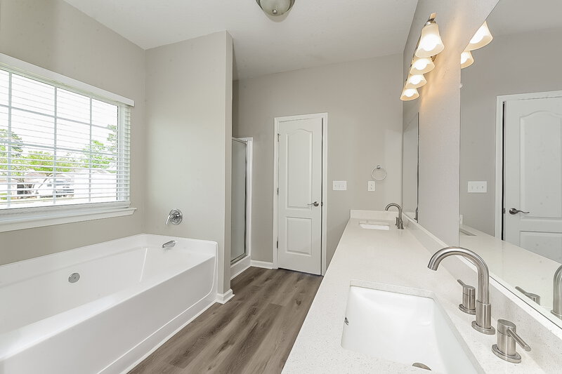 3,080/Mo, 145 Gross Lake Pkwy Covington, GA 30016 Main Bathroom View 2