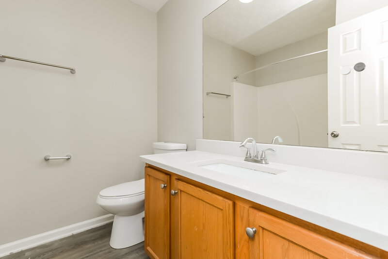 2,250/Mo, 95 Cliff View Dr Covington, GA 30016 Bathroom View 2