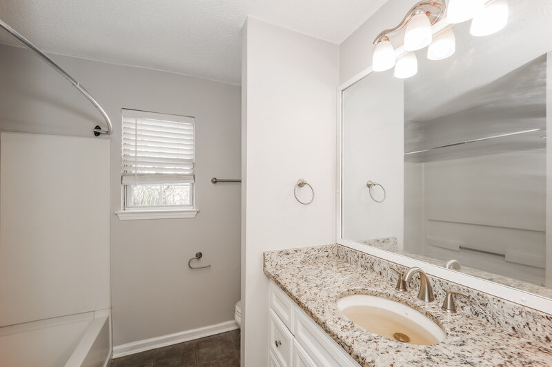 1,795/Mo, 15 Cory Ct Covington, GA 30016 Bathroom View