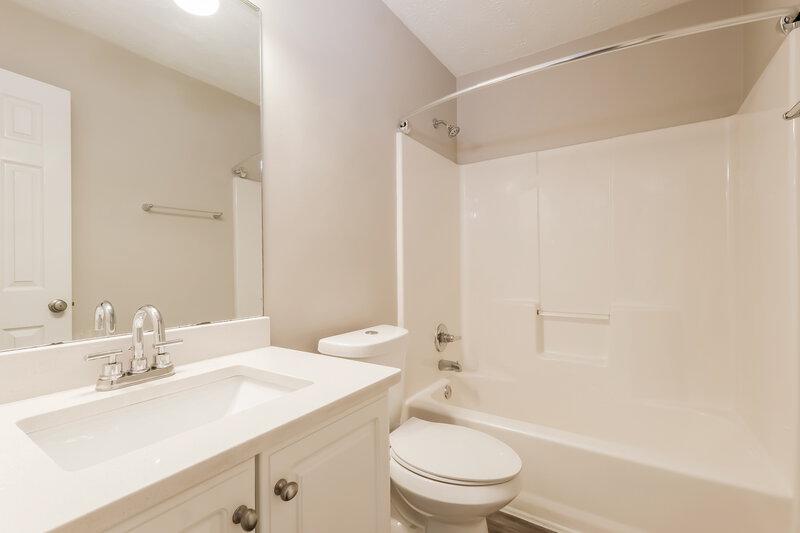 2,215/Mo, 2060 Stoneoak Dr Lawrenceville, GA 30043 Bathroom View