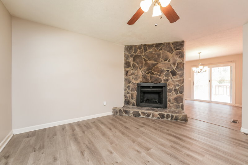 0/Mo, 2194 Cherokee Valley Cir Lithonia, GA 30058 Living Room View