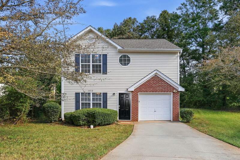 3 Bedroom House – 6612 Chestnut Oaks Rdg, Lithonia, GA 30038