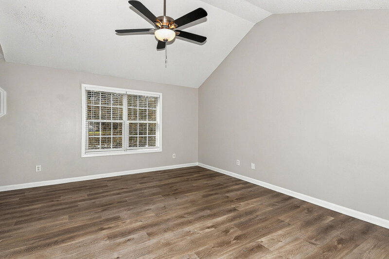 1,735/Mo, 6612 Chestnut Oaks Rdg Lithonia, GA 30038 Primary Bedroom View 2