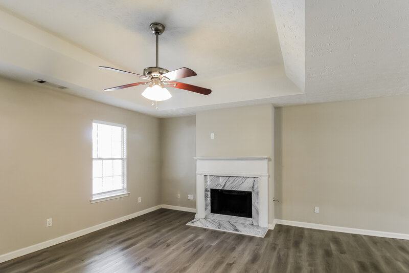 1,930/Mo, 25 Woodland Dr Covington, GA 30016 Living Room View 2