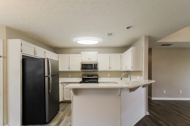 1,930/Mo, 25 Woodland Dr Covington, GA 30016 Kitchen View 2