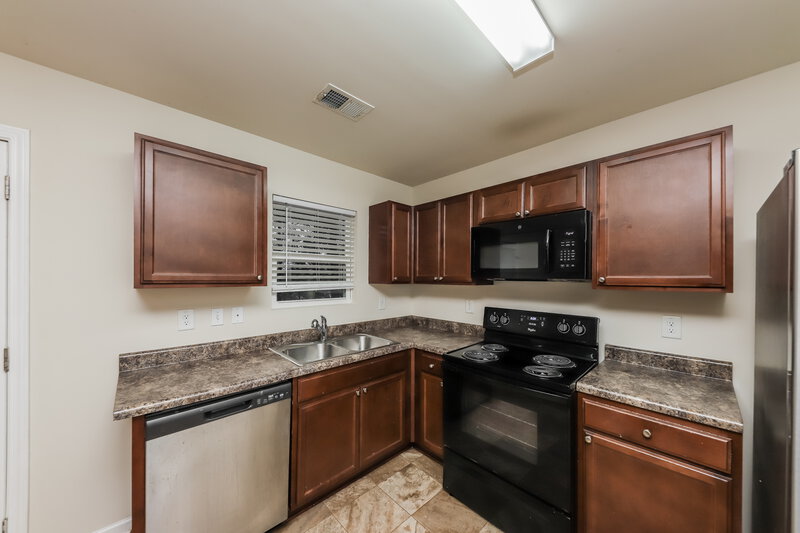 1,585/Mo, 329 Freeman Cir Villa Rica, GA 30180 Kitchen View 2