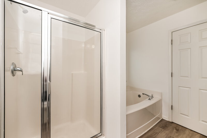1,960/Mo, 3110 Baywood Court Conyers, GA 30013 Main Bathroom View 2