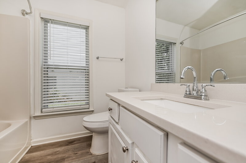 1,960/Mo, 3110 Baywood Court Conyers, GA 30013 Bathroom View