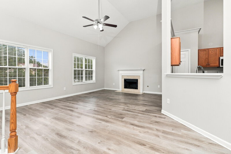 2,265/Mo, 5727 Newnan Cir Austell, GA 30106 Living Room View 2
