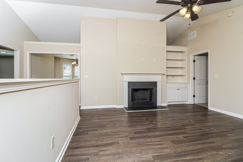 2,315/Mo, 981 West Avenue Dallas, GA 30157 Living Room View 3