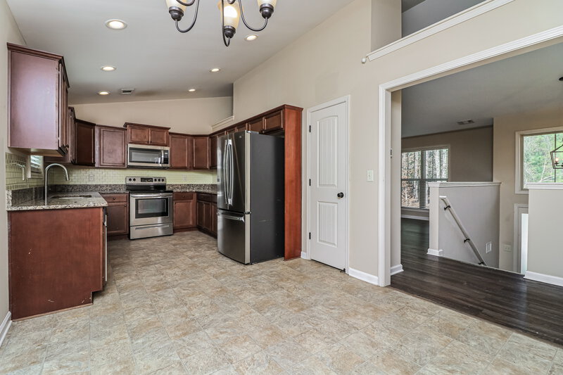 2,315/Mo, 981 West Avenue Dallas, GA 30157 Kitchen View