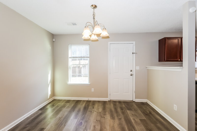 1,805/Mo, 1231 Brookstone Rd Atlanta, GA 30349 Dining Room View