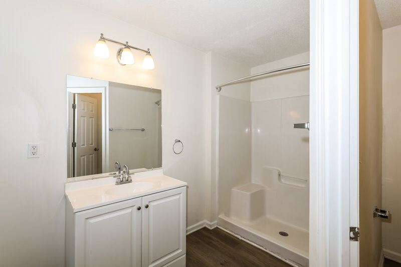 1,805/Mo, 1231 Brookstone Rd Atlanta, GA 30349 Main Bathroom View