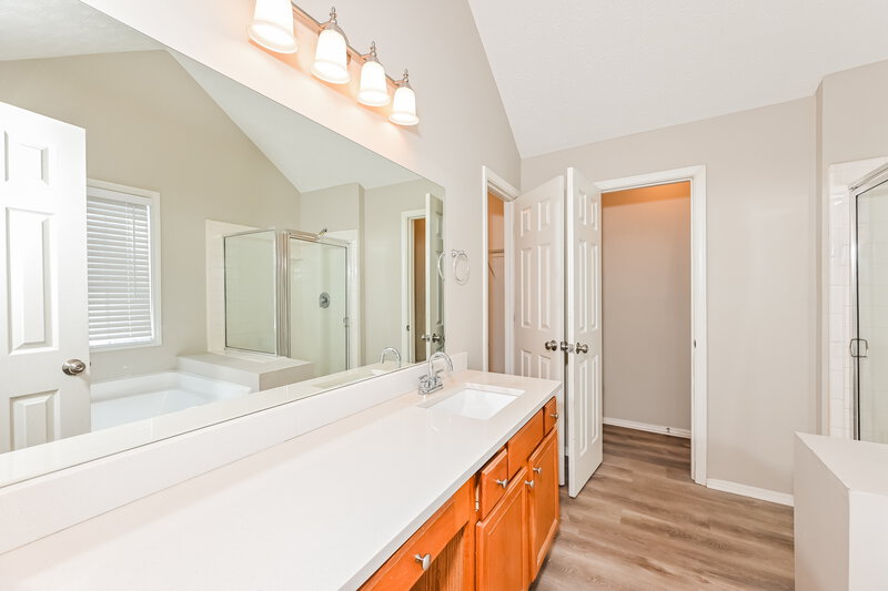 2,060/Mo, 6531 Alford Way Lithonia, GA 30058 Main Bathroom View