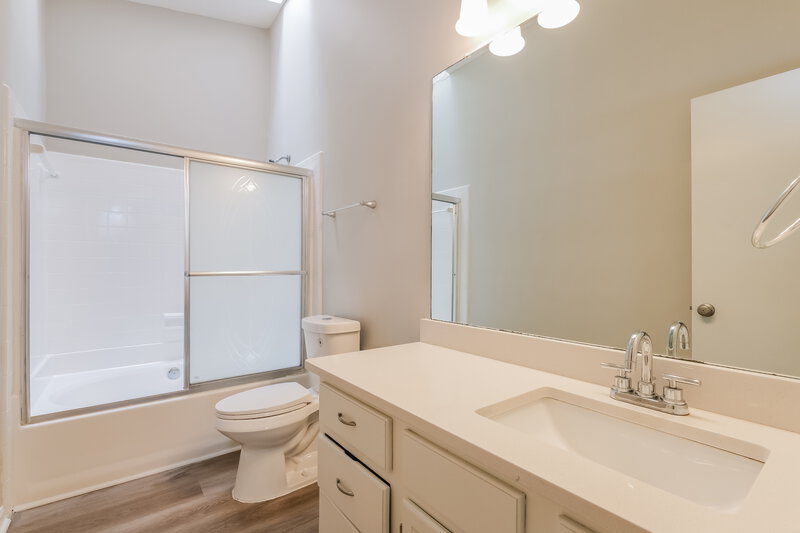 1,845/Mo, 4417 Princeton Ter Decatur, GA 30035 Main Bathroom View