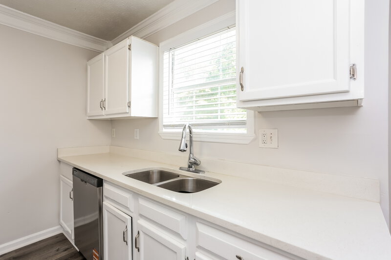 1,855/Mo, 1014 Alford Court Lithonia, GA 30058 Kitchen View 2