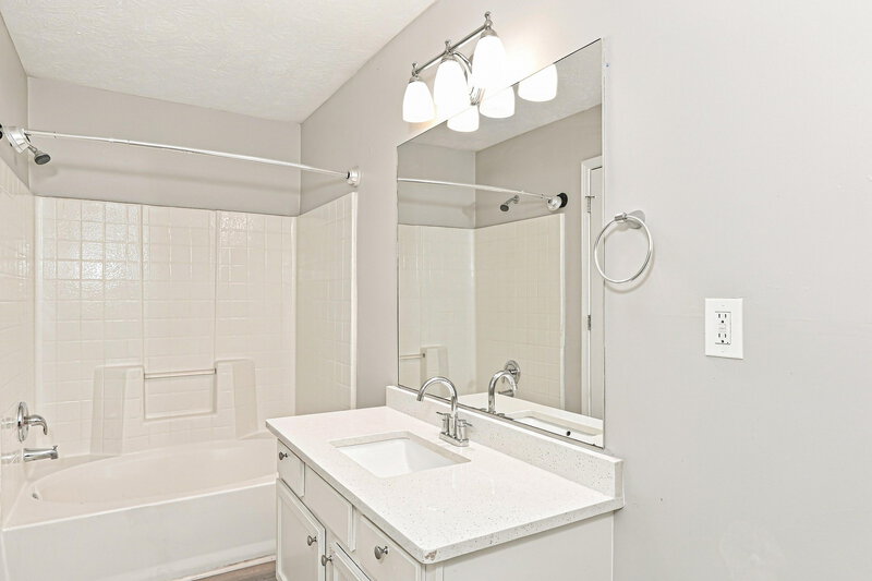 1,850/Mo, 5656 Wellborn Oaks Ct Lithonia, GA 30058 Primary Bathroom View