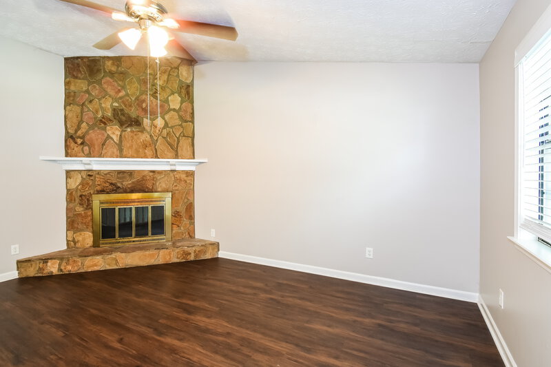 2,040/Mo, 1620 Olde Spring Trl Lithia Springs, GA 30122 Living Room View 2