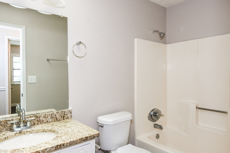 2,040/Mo, 1620 Olde Spring Trl Lithia Springs, GA 30122 Bathroom View