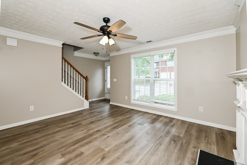 2,190/Mo, 4017 Riverside Pkwy Decatur, GA 30034 Living Room View 2