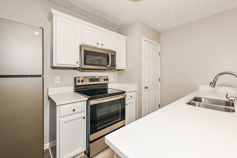 2,190/Mo, 4017 Riverside Pkwy Decatur, GA 30034 Kitchen View