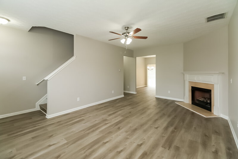 2,110/Mo, 3908 Shenfield Drive Union City, GA 30291 Living Room View 2