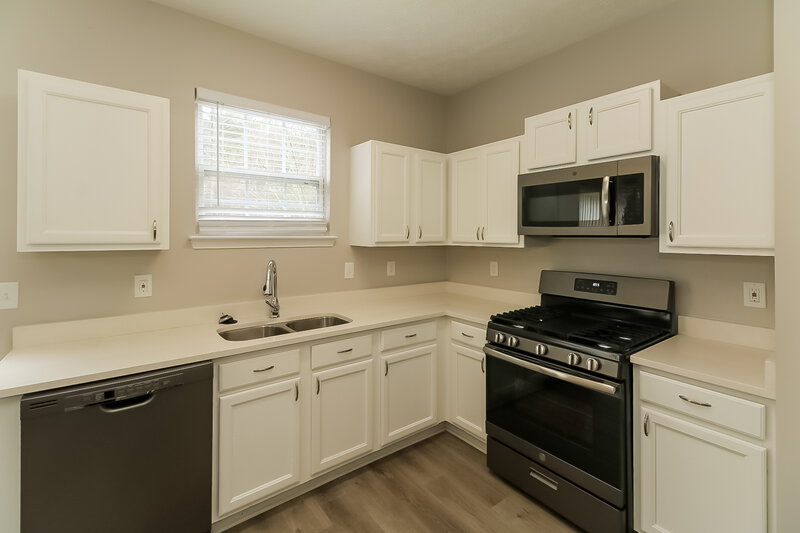 2,110/Mo, 3908 Shenfield Drive Union City, GA 30291 Kitchen View