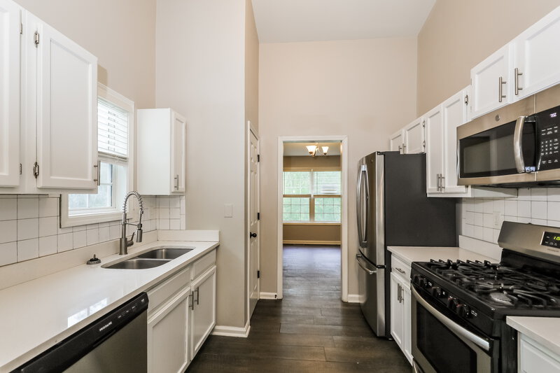 2,065/Mo, 2750 Old South Dr Jonesboro, GA 30236 Kitchen View