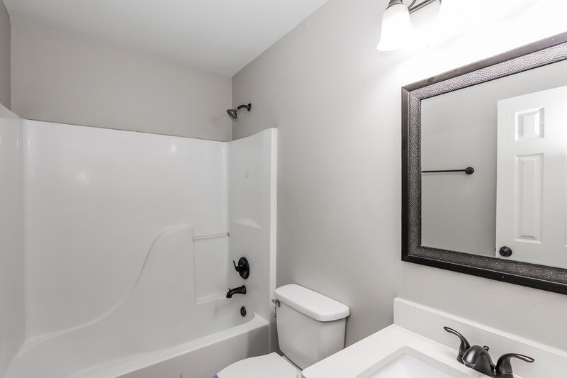 2,065/Mo, 2750 Old South Dr Jonesboro, GA 30236 Bathroom View
