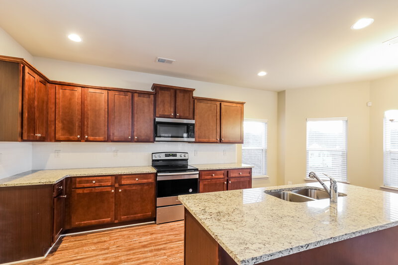 2,520/Mo, 276 Faron Dr Atlanta, GA 30331 Kitchen View 2