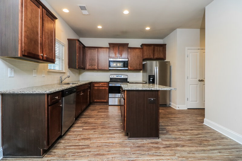 2,575/Mo, 279 Faron Dr Atlanta, GA 30331 Kitchen View 2