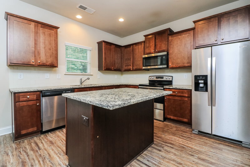 2,575/Mo, 279 Faron Dr Atlanta, GA 30331 Kitchen View 3