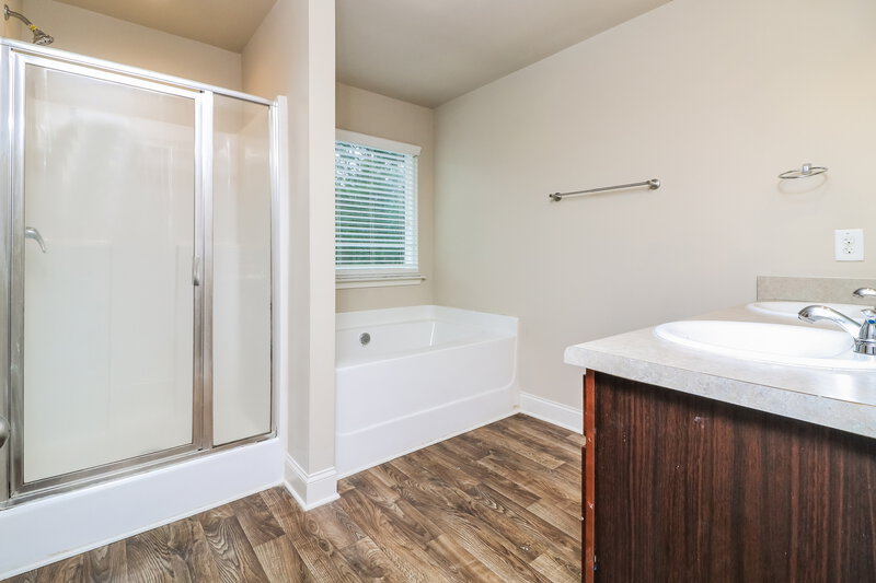 2,575/Mo, 279 Faron Dr Atlanta, GA 30331 Main Bathroom View 2