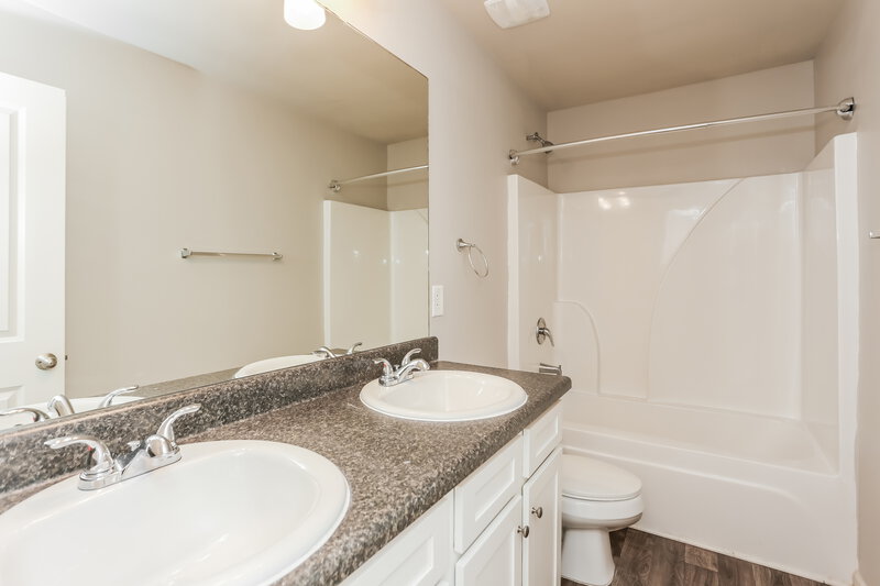 2,675/Mo, 258 Faron Dr Atlanta, GA 30331 Bathroom View