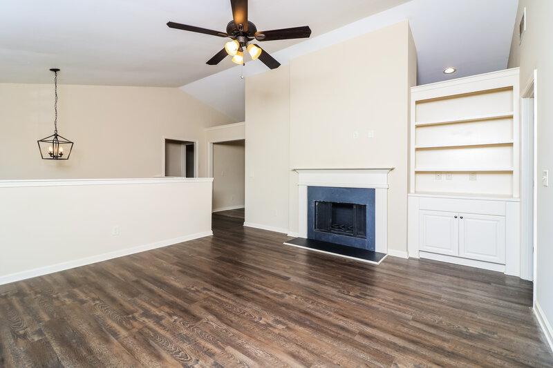 1,970/Mo, 913 West Avenue Dallas, GA 30157 Living Room View