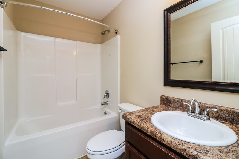 1,970/Mo, 913 West Avenue Dallas, GA 30157 Bathroom View