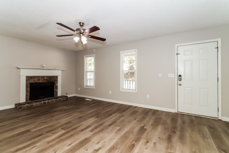 1,480/Mo, 105 Salem Pl Dallas, GA 30132 Living Room View