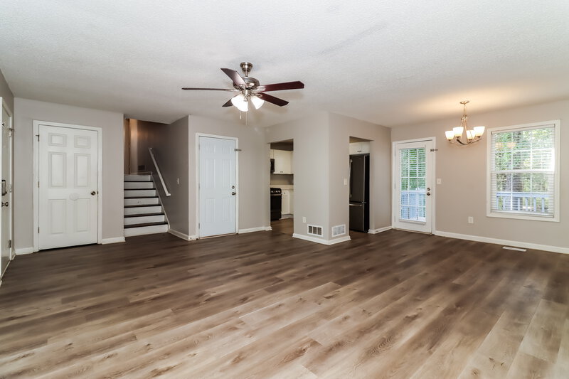 1,480/Mo, 105 Salem Pl Dallas, GA 30132 Living Room View 2