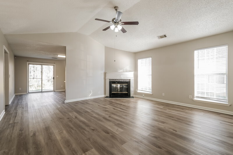 1,960/Mo, 3568 Brookstone Way Union City, GA 30291 Living Room View 2