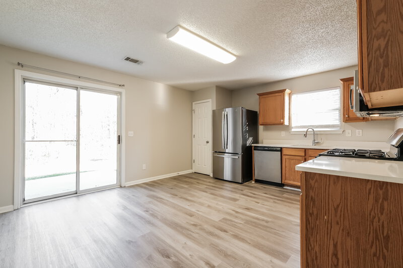 1,960/Mo, 3568 Brookstone Way Union City, GA 30291 Kitchen View 3