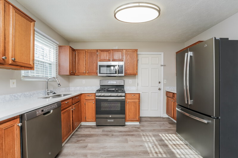 1,850/Mo, 4923 Windsor Downs Dr Decatur, GA 30035 Kitchen View