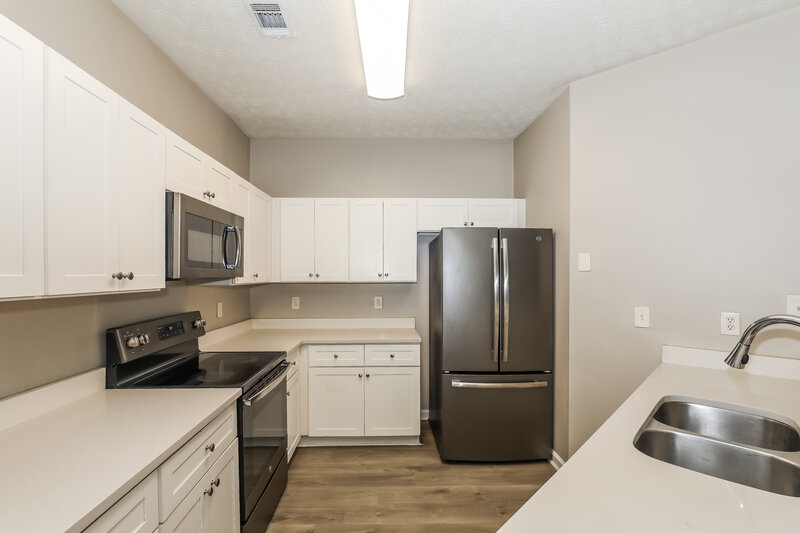 1,990/Mo, 7430 Royale Ln Riverdale, GA 30296 Kitchen View