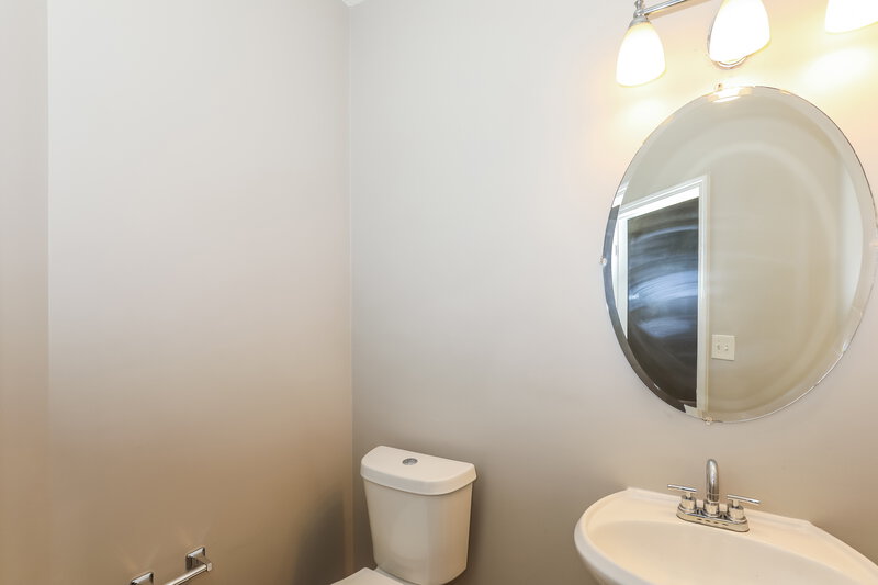 1,990/Mo, 7430 Royale Ln Riverdale, GA 30296 Bathroom View