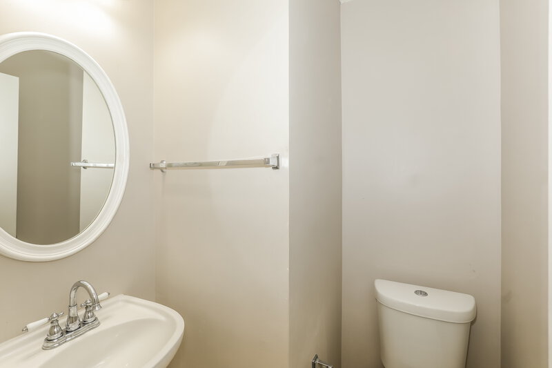 2,275/Mo, 4053 Rockmill Cv Ellenwood, GA 30294 Bathroom View 2