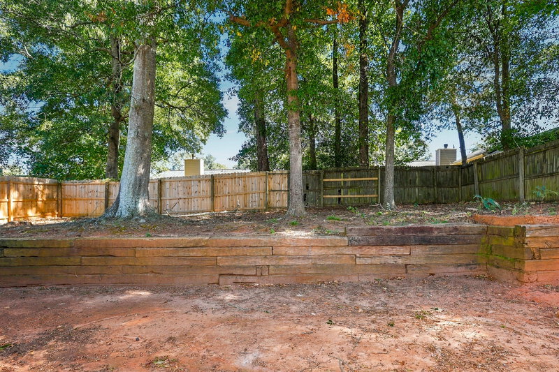 1,795/Mo, 322 Fallview Dr McDonough, GA 30253 Backyard View