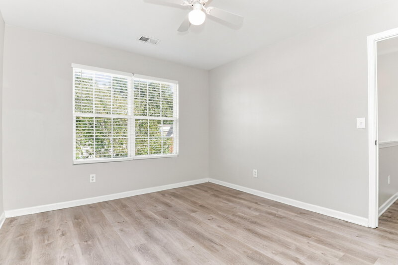 2,200/Mo, 298 Summit View Dr McDonough, GA 30253 Office View