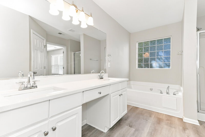2,200/Mo, 298 Summit View Dr McDonough, GA 30253 Primary Bathroom View